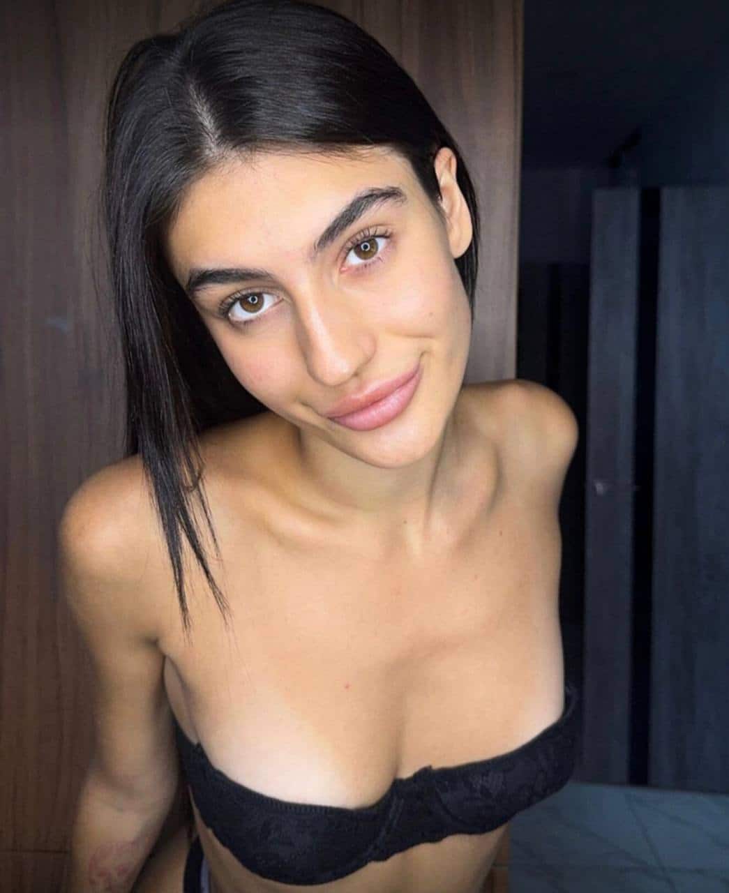 נערה פצצה בת 20 נחתה בישראל