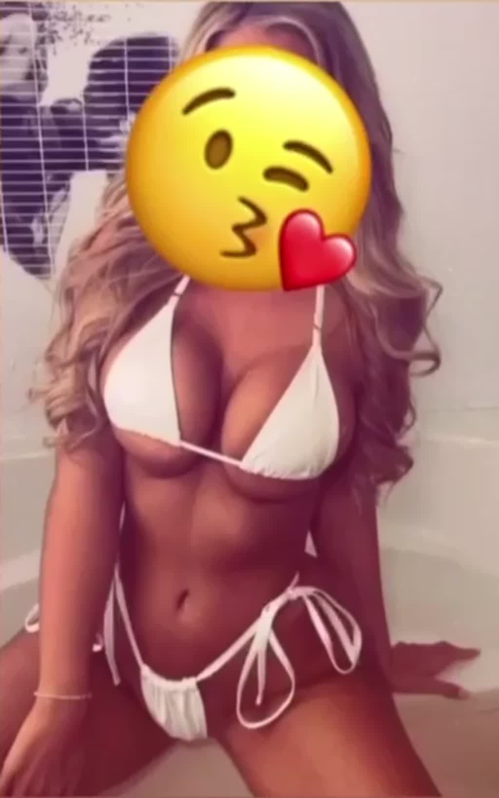 טרנסית מהפנטת בתמונות אמיתיות