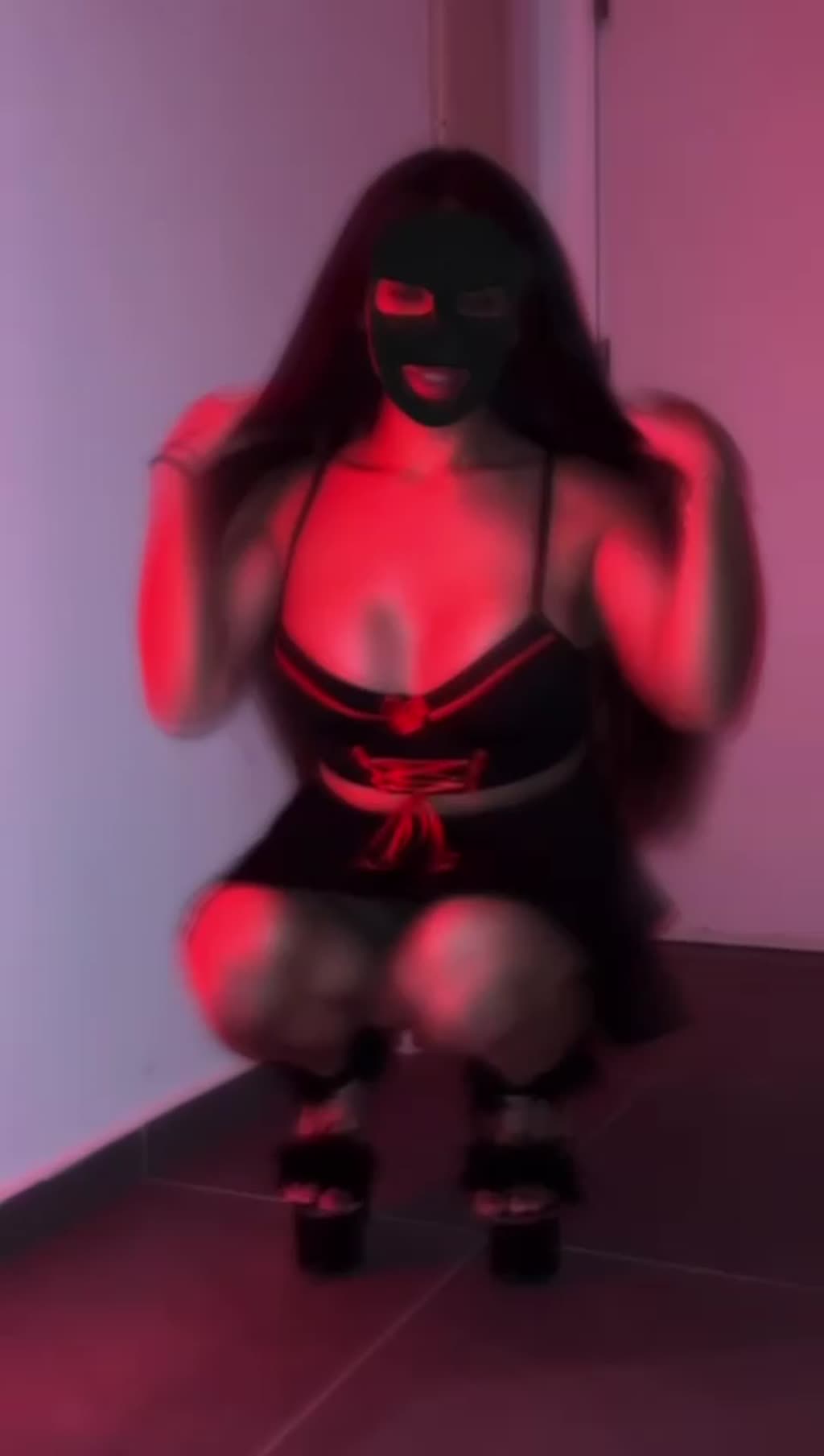קוקסנילת בחיפה VIP